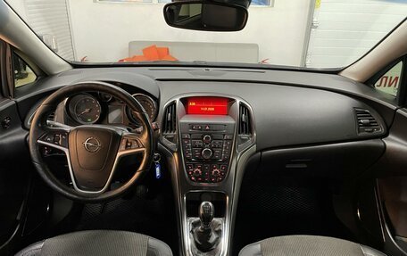 Opel Astra J, 2011 год, 650 000 рублей, 6 фотография