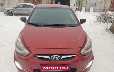 Hyundai Solaris II рестайлинг, 2011 год, 900 000 рублей, 1 фотография