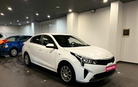 KIA Rio IV, 2021 год, 1 445 000 рублей, 1 фотография
