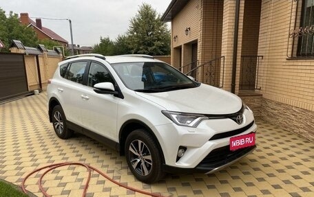 Toyota RAV4, 2018 год, 2 800 000 рублей, 1 фотография