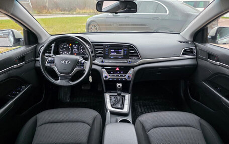 Hyundai Elantra VI рестайлинг, 2017 год, 1 800 000 рублей, 6 фотография