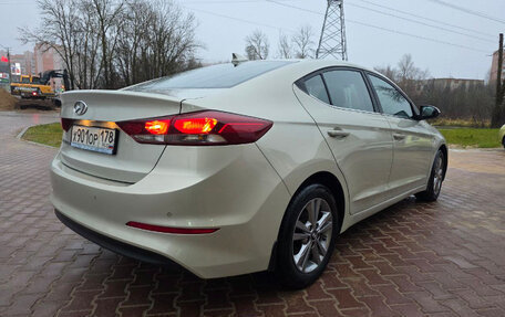 Hyundai Elantra VI рестайлинг, 2017 год, 1 800 000 рублей, 4 фотография