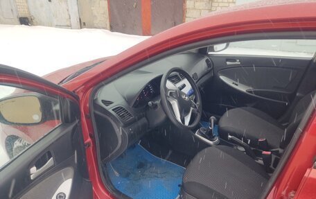 Hyundai Solaris II рестайлинг, 2011 год, 900 000 рублей, 5 фотография