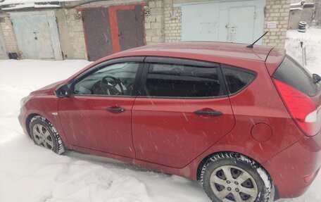 Hyundai Solaris II рестайлинг, 2011 год, 900 000 рублей, 3 фотография