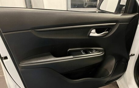 KIA Rio IV, 2021 год, 1 445 000 рублей, 20 фотография