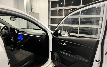 KIA Rio IV, 2021 год, 1 445 000 рублей, 25 фотография