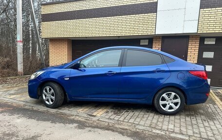 Hyundai Solaris II рестайлинг, 2011 год, 700 000 рублей, 4 фотография