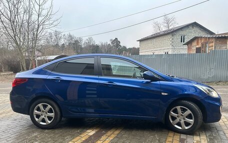 Hyundai Solaris II рестайлинг, 2011 год, 700 000 рублей, 5 фотография