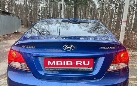 Hyundai Solaris II рестайлинг, 2011 год, 700 000 рублей, 3 фотография