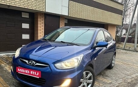 Hyundai Solaris II рестайлинг, 2011 год, 700 000 рублей, 2 фотография