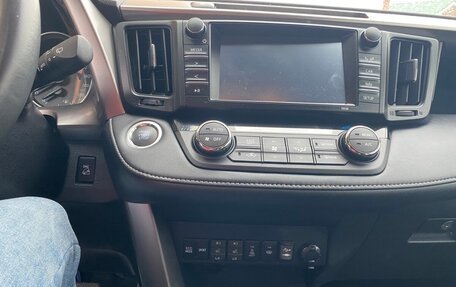 Toyota RAV4, 2018 год, 2 800 000 рублей, 4 фотография