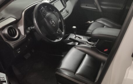 Toyota RAV4, 2018 год, 2 800 000 рублей, 6 фотография