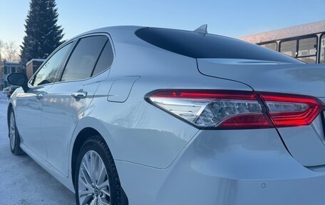 Toyota Camry, 2018 год, 2 900 000 рублей, 10 фотография