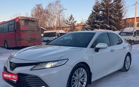 Toyota Camry, 2018 год, 2 900 000 рублей, 2 фотография