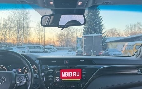 Toyota Camry, 2018 год, 2 900 000 рублей, 12 фотография