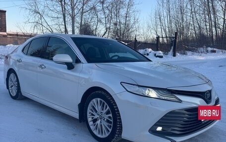 Toyota Camry, 2018 год, 2 900 000 рублей, 3 фотография