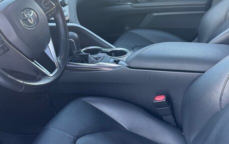 Toyota Camry, 2018 год, 2 900 000 рублей, 14 фотография