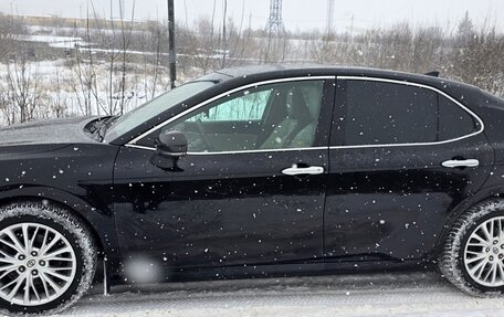 Toyota Camry, 2019 год, 3 100 000 рублей, 2 фотография