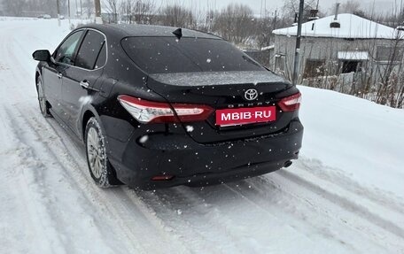 Toyota Camry, 2019 год, 3 100 000 рублей, 4 фотография