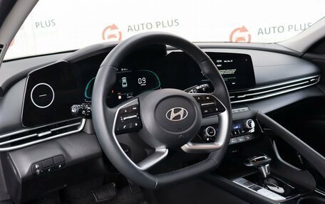 Hyundai Elantra, 2023 год, 2 349 000 рублей, 7 фотография