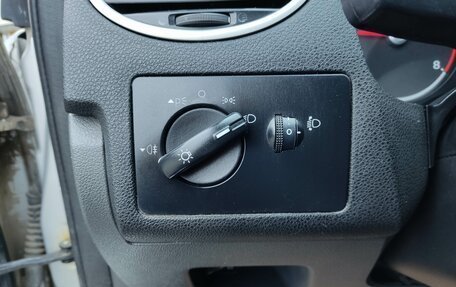 Ford Focus II рестайлинг, 2006 год, 420 000 рублей, 15 фотография