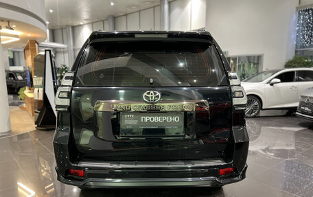 Toyota Land Cruiser Prado 150 рестайлинг 2, 2021 год, 7 450 000 рублей, 7 фотография