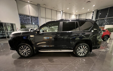 Toyota Land Cruiser Prado 150 рестайлинг 2, 2021 год, 7 450 000 рублей, 10 фотография