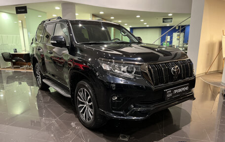 Toyota Land Cruiser Prado 150 рестайлинг 2, 2021 год, 7 450 000 рублей, 3 фотография