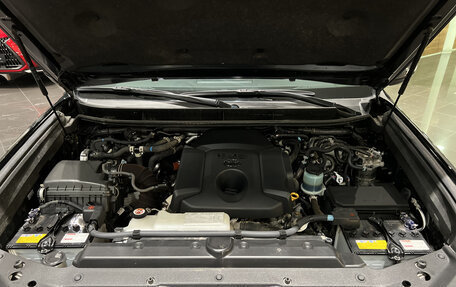 Toyota Land Cruiser Prado 150 рестайлинг 2, 2021 год, 7 450 000 рублей, 11 фотография