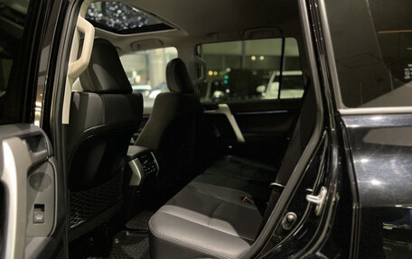 Toyota Land Cruiser Prado 150 рестайлинг 2, 2021 год, 7 450 000 рублей, 15 фотография