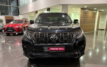 Toyota Land Cruiser Prado 150 рестайлинг 2, 2021 год, 7 450 000 рублей, 2 фотография