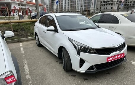 KIA Rio IV, 2022 год, 1 900 000 рублей, 1 фотография