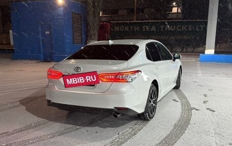 Toyota Camry, 2021 год, 3 050 000 рублей, 2 фотография