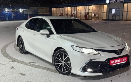 Toyota Camry, 2021 год, 3 050 000 рублей, 8 фотография