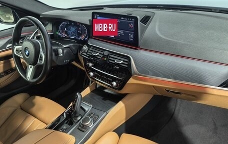 BMW 5 серия, 2022 год, 6 059 000 рублей, 18 фотография