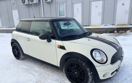 MINI Hatch, 2010 год, 700 000 рублей, 1 фотография