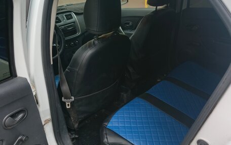 Renault Logan II, 2020 год, 700 000 рублей, 11 фотография