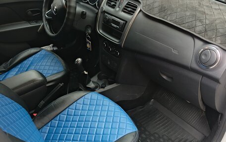 Renault Logan II, 2020 год, 700 000 рублей, 9 фотография