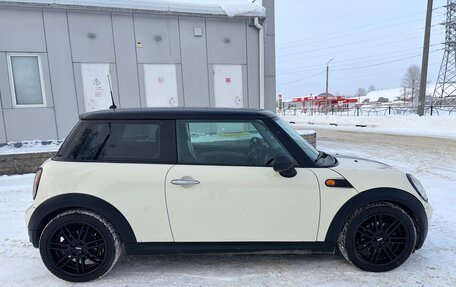 MINI Hatch, 2010 год, 700 000 рублей, 2 фотография