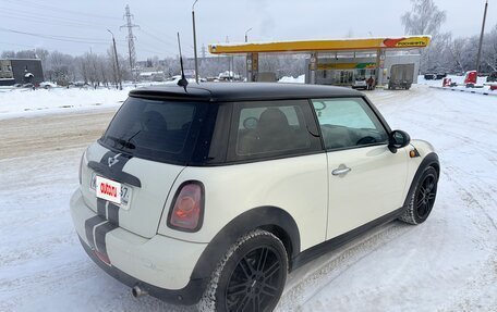 MINI Hatch, 2010 год, 700 000 рублей, 8 фотография