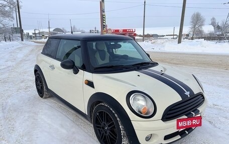 MINI Hatch, 2010 год, 700 000 рублей, 11 фотография