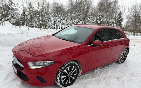 Mercedes-Benz A-Класс, 2019 год, 1 950 000 рублей, 4 фотография