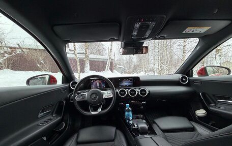 Mercedes-Benz A-Класс, 2019 год, 1 950 000 рублей, 11 фотография