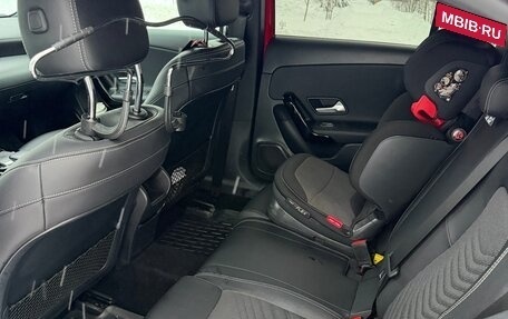 Mercedes-Benz A-Класс, 2019 год, 1 950 000 рублей, 18 фотография