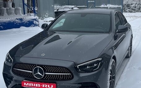 Mercedes-Benz E-Класс, 2021 год, 4 800 000 рублей, 3 фотография