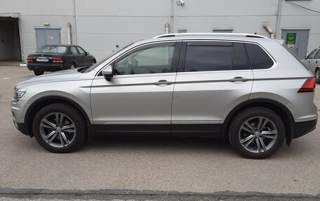 Volkswagen Tiguan II, 2017 год, 3 200 000 рублей, 4 фотография