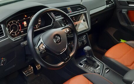 Volkswagen Tiguan II, 2017 год, 3 200 000 рублей, 6 фотография