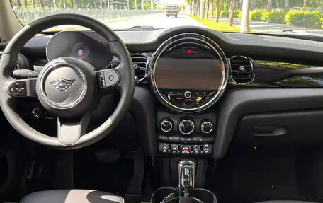 MINI Hatch, 2022 год, 2 100 000 рублей, 8 фотография