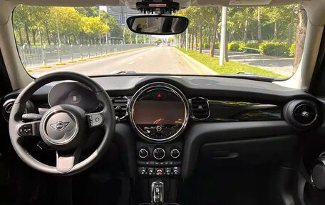 MINI Hatch, 2022 год, 2 100 000 рублей, 9 фотография