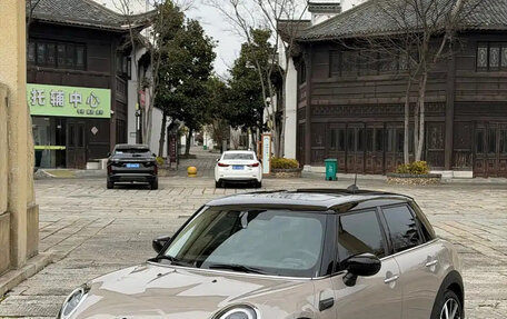 MINI Hatch, 2022 год, 2 050 000 рублей, 2 фотография